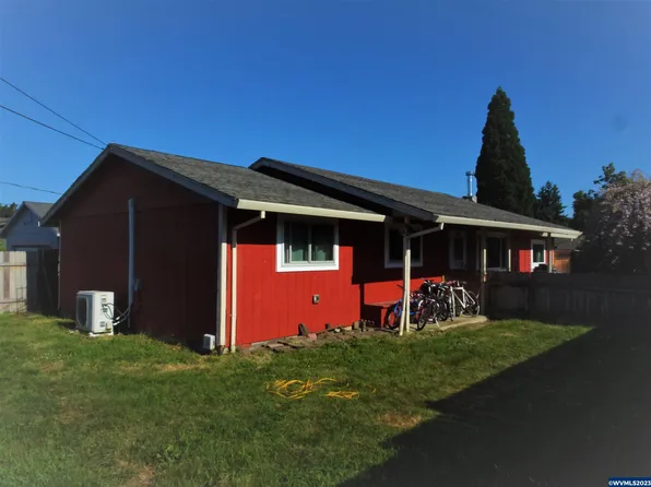 1503 Elm St, Silverton, OR 97381