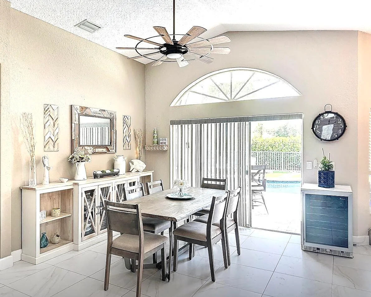 3 bed, 2.0 bath, 1943 sqft, $9,000 — Photo 2