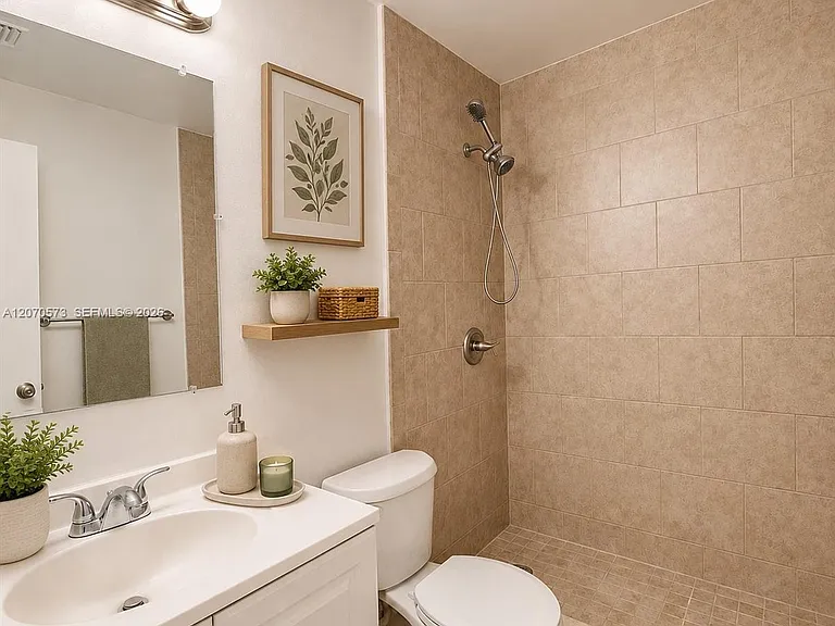6235 Kendale Lakes Cir #239 — Photo 24