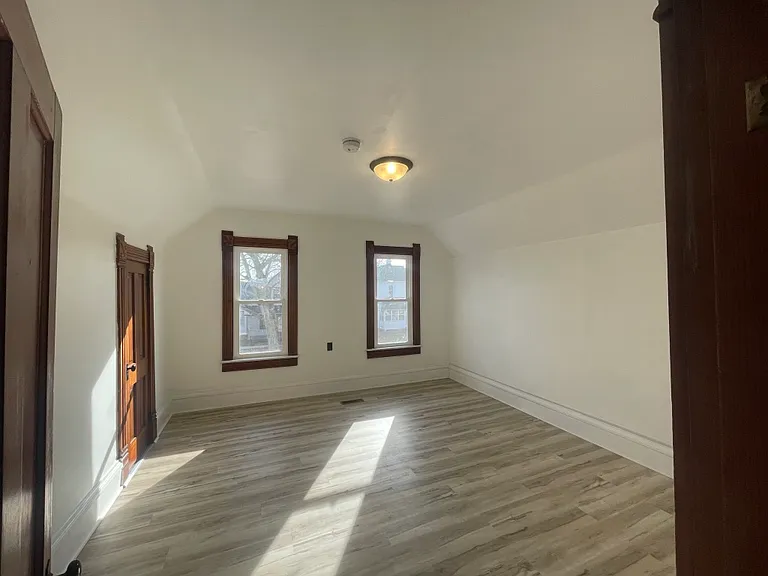 414 E Wheeler St — Photo 9