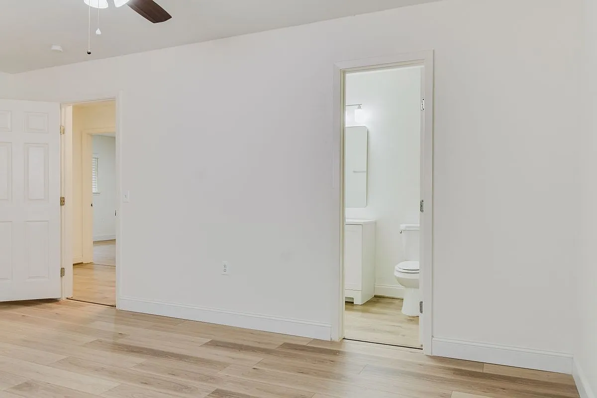 4 bed, 2.0 bath, 1392 sqft, $1,695 — Photo 2
