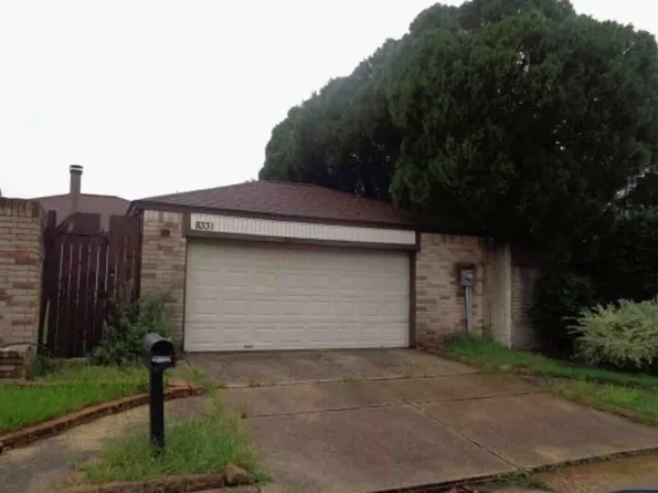8331 Shadow Wind Dr, Houston, TX 77040