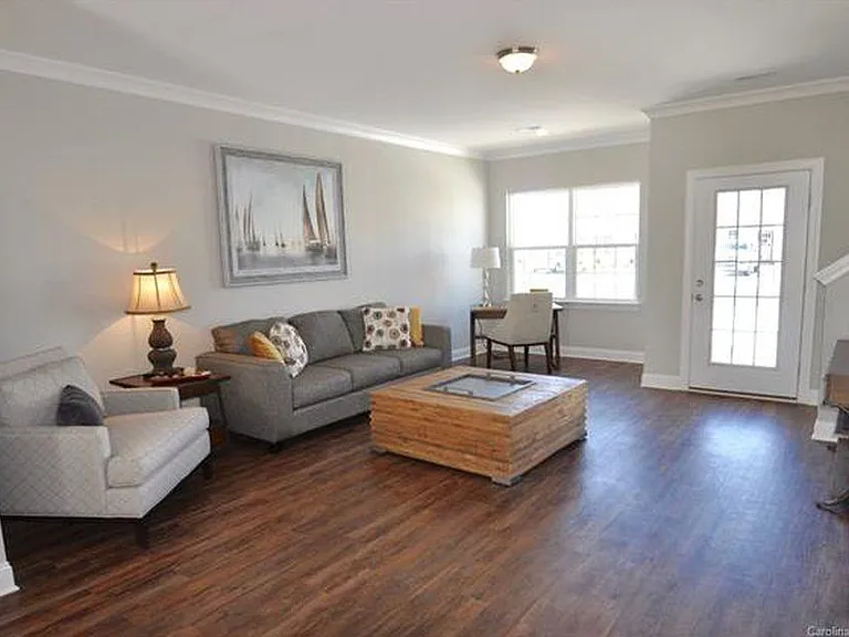 3661 Ascott Commons Ln SW — Photo 8