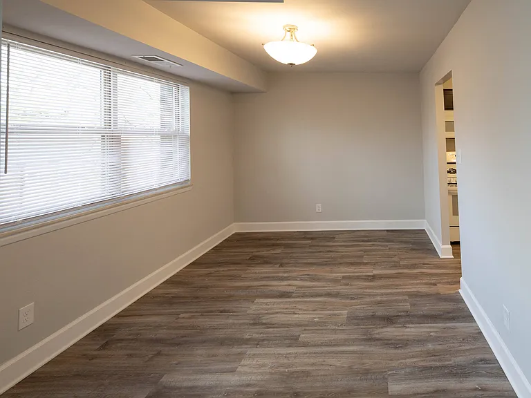 McDonogh Village Apartments & Townhomes — Photo 9