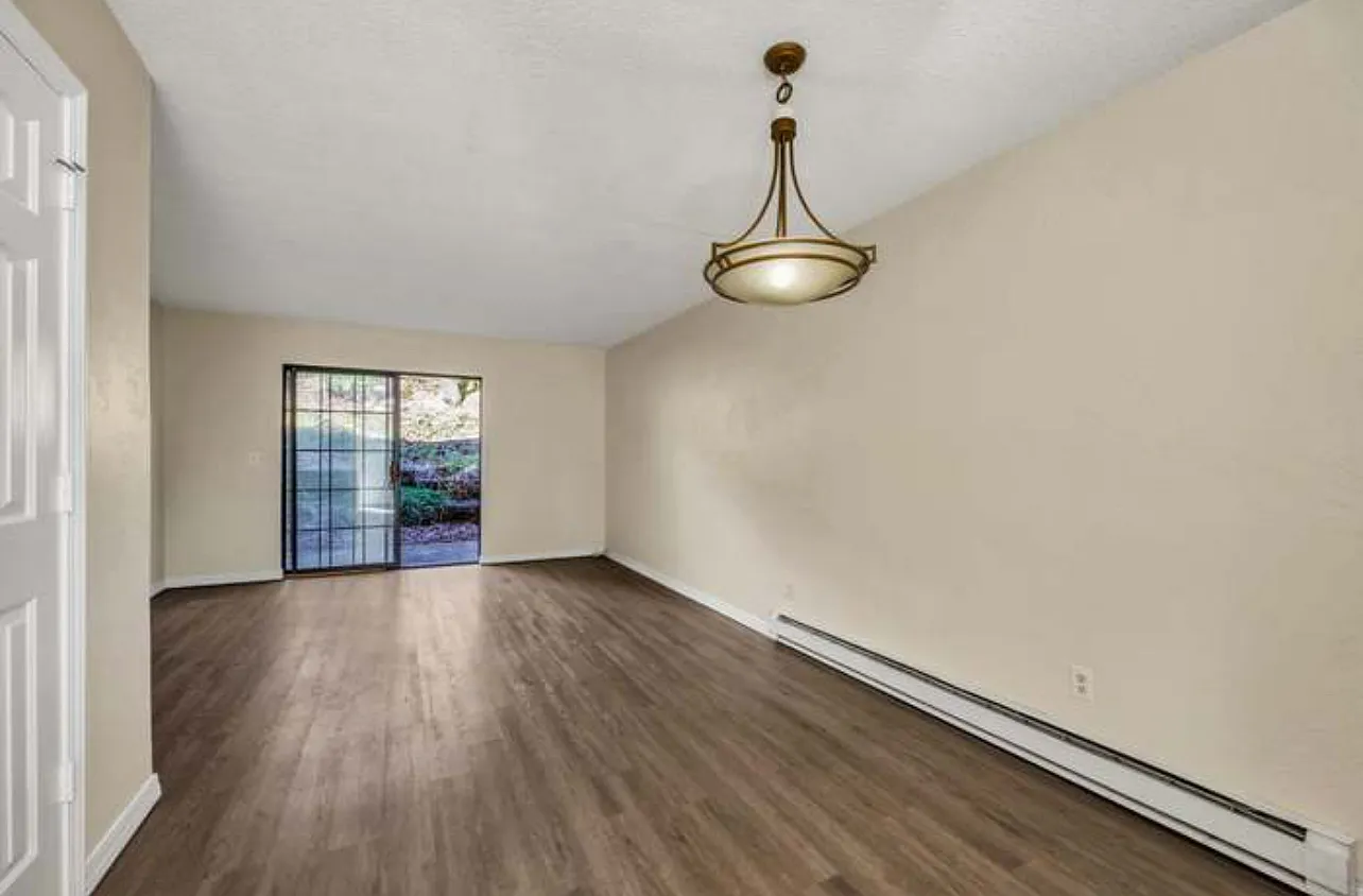 495 Chestnut St APT 6 photo 1