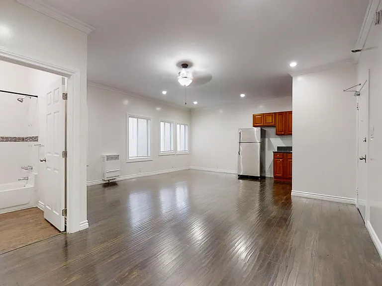 Loma Drive Apartments — Photo 3