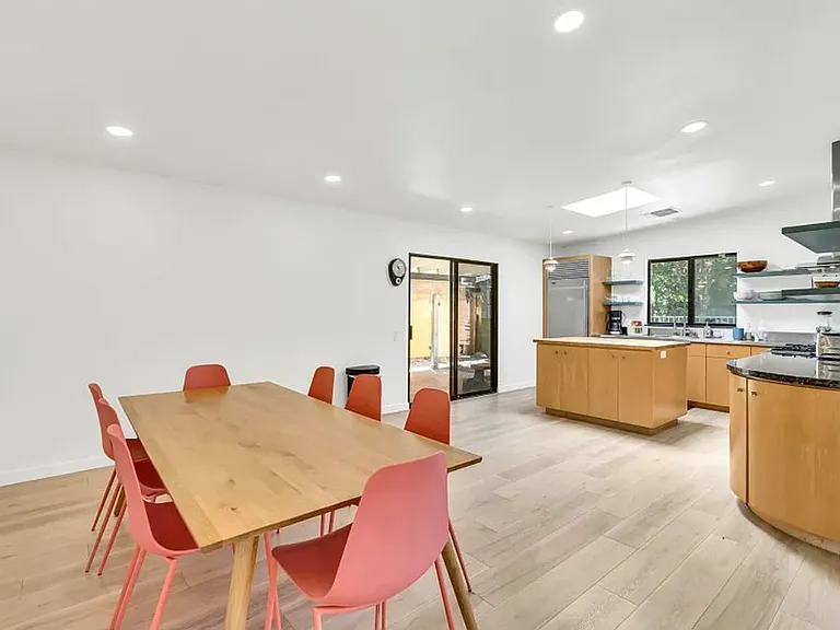 8712 Celery Ct — Photo 6