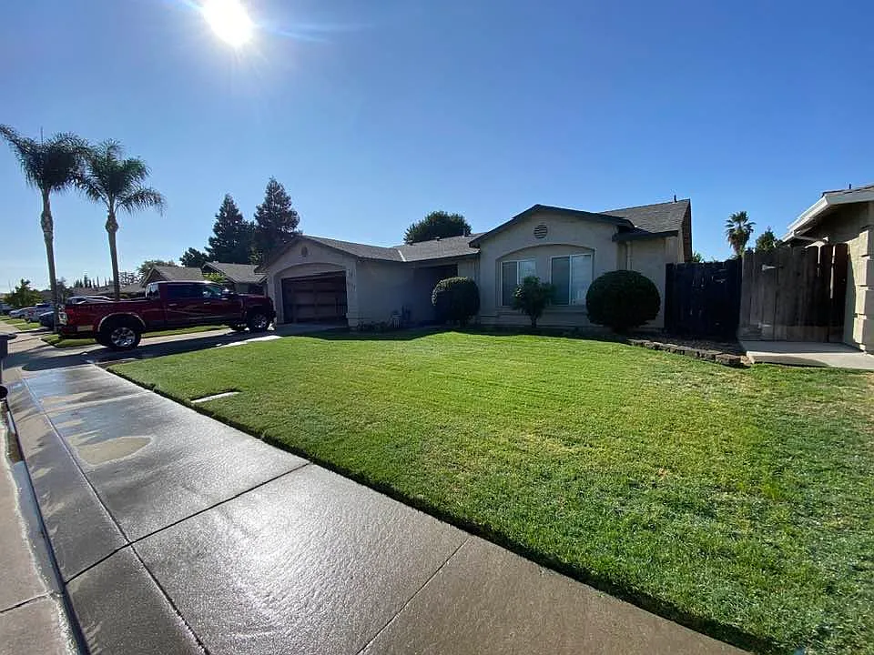 3 bed, 1159 sqft, $2,400 — Photo 1