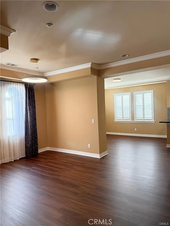 3 bed, 1889 sqft, $4,050 — Photo 3