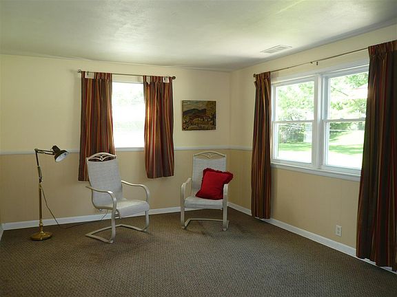 4th image of 3808 Florida Dr