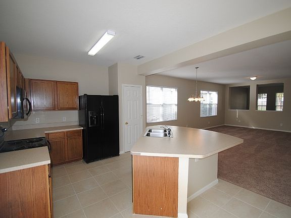 4th image of 3721 Largo Dr