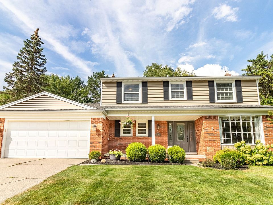 15720 Robinwood Dr.