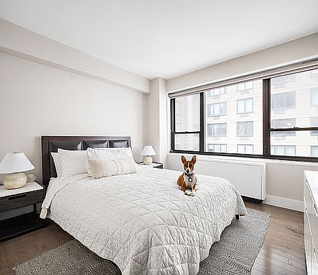 5th image of 210 E 47th St APT 11B