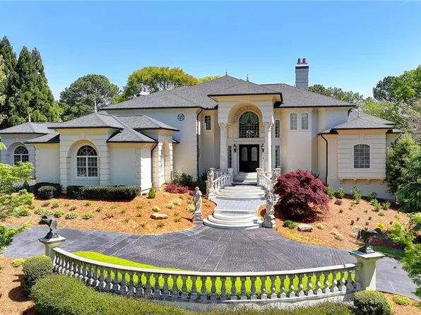 1895 Kathy Whitworth Dr, Braselton, GA 30517