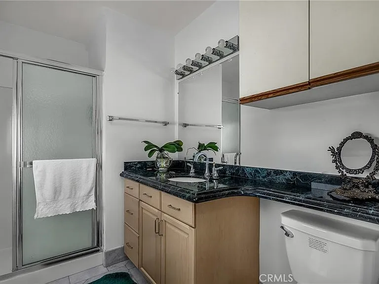 18423 Linnet St — Photo 40