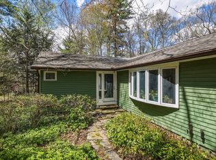 1360 Bay Rd, Amherst, MA 01002