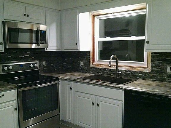 3rd image of 1280 Faircliff St