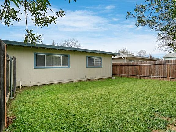 4th image of 9127 Nasreen Dr