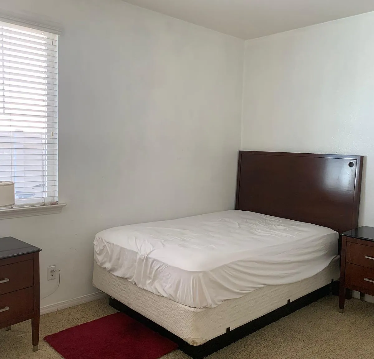 4 bed, 5.0 bath, 4080 sqft, $1,087 — Photo 1