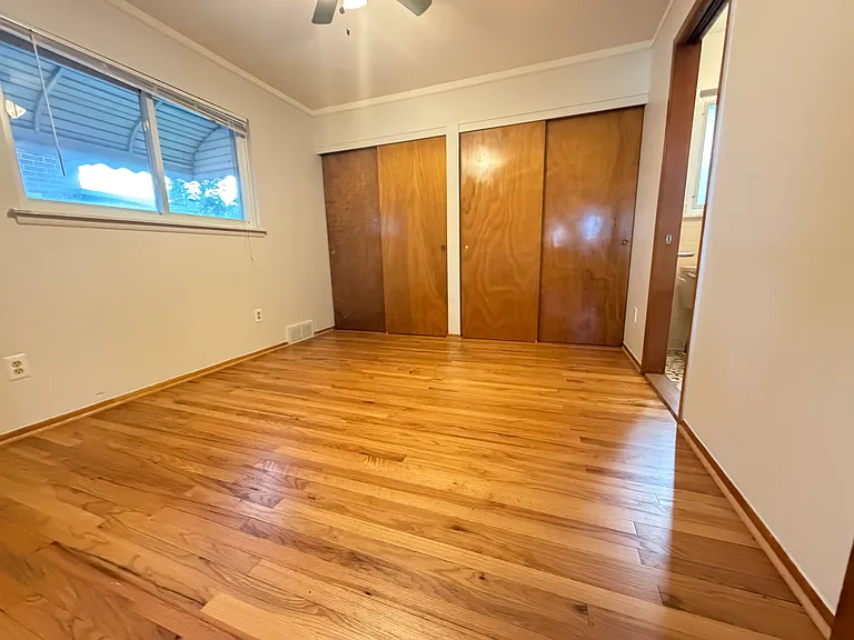 25729 Loretta Ave — Photo 8