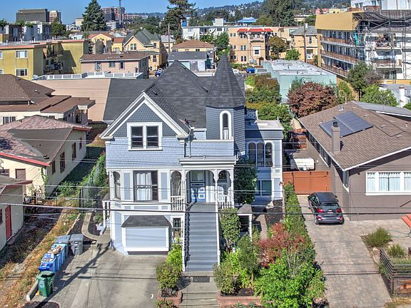 3rd image of 2225 Blake St