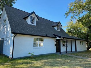 6300 Royal Oaks Dr, Forest Hill, TX 76119