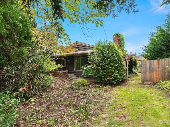 10045 NE 15th Street, Bellevue, WA 98004