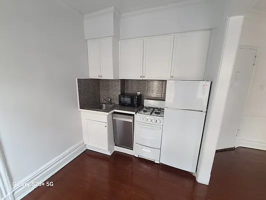 Rented by Corcoran | media 19