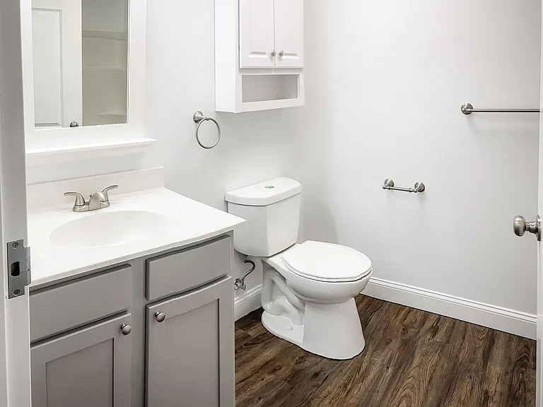 Studio bathroom