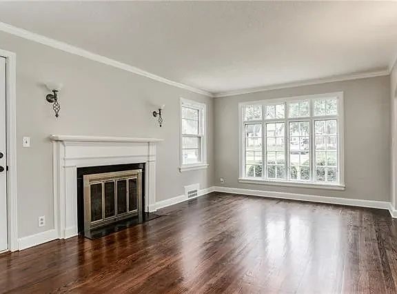 3rd image of 7411 Walnut St