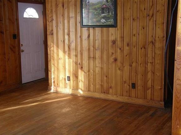 4th image of 5461 Carlton Ln