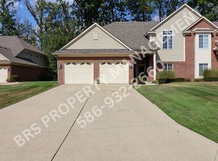 3581 Eagle Creek Dr, Shelby Township, MI 48317