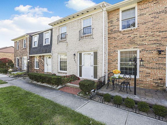 3rd image of 491 Clairbrook Ave #Jg3