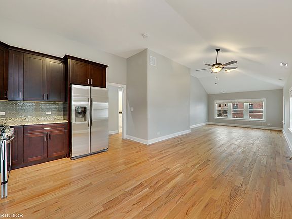 3rd image of 328 E Liberty Dr APT 4