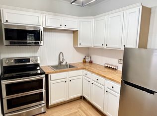 17 Hurlbutt Rd APT 1, Gales Ferry, CT 06335