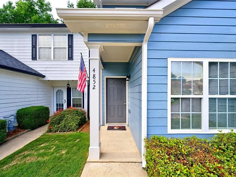 4852 Tangerine Cir — Photo 2