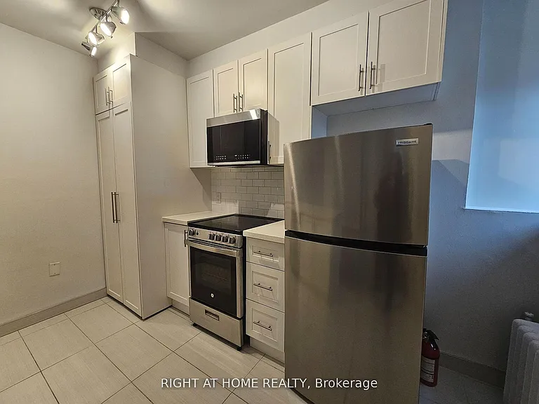 72 Wellesley St E #203 — Photo 9