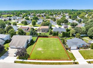 3808 E River Dr, Green Bay, WI 54301