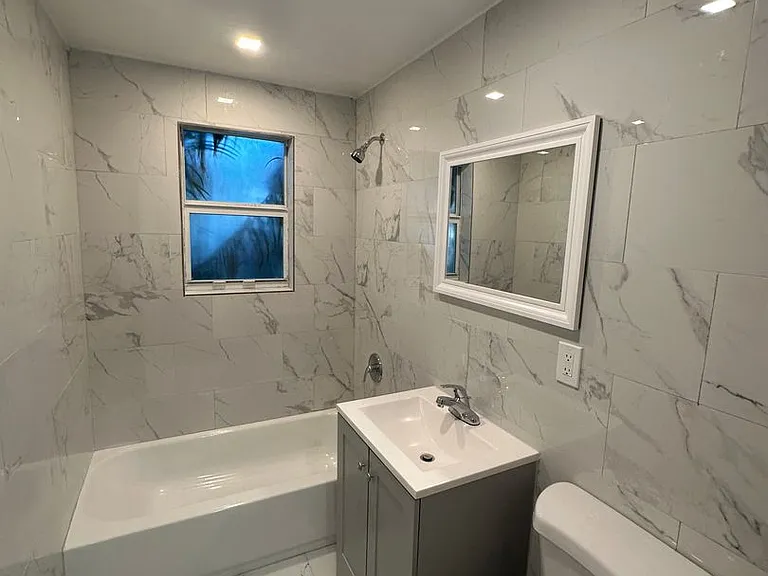2034 Washington St — Photo 11