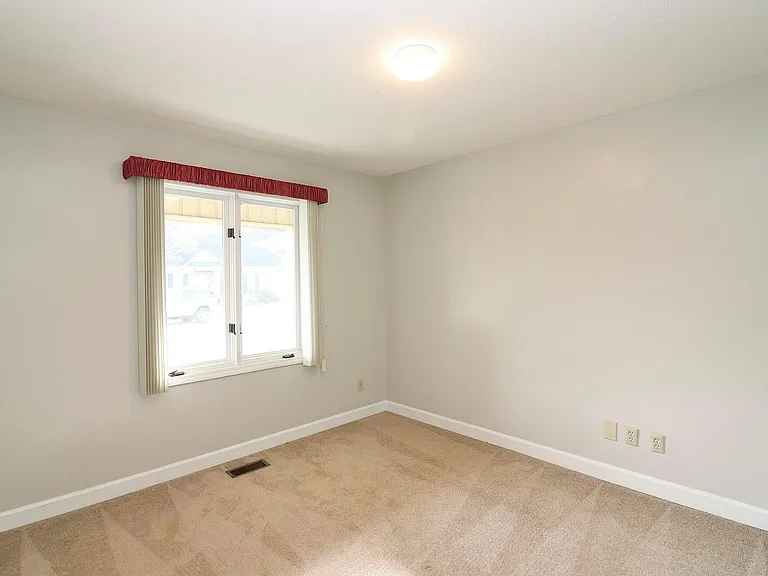 679 Cedar Point — Photo 18