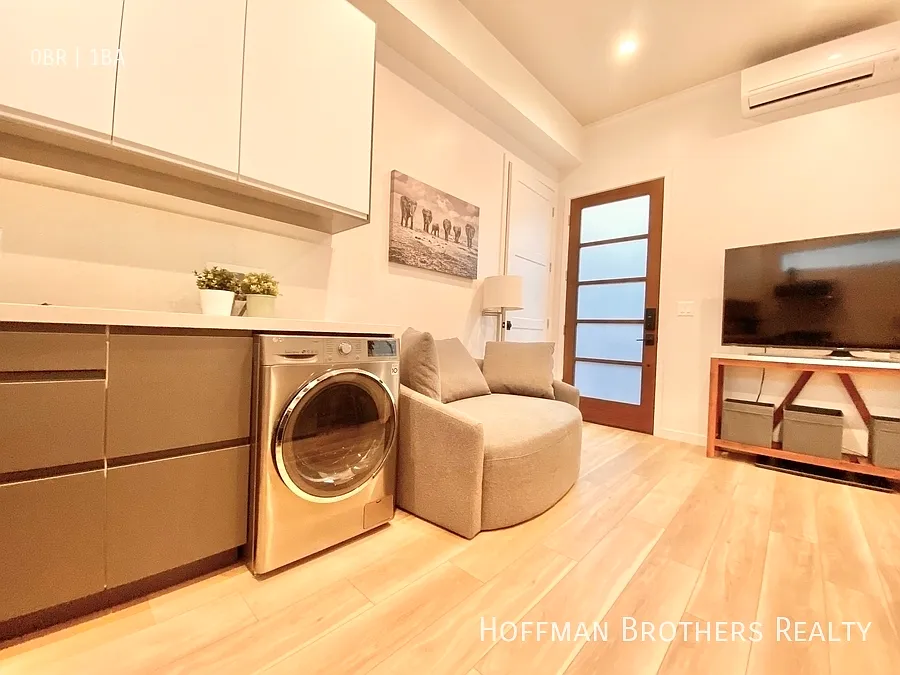 Studio, $2,450 — Photo 4