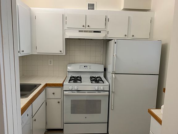 5th image of 4515 Willard Ave APT 1618S