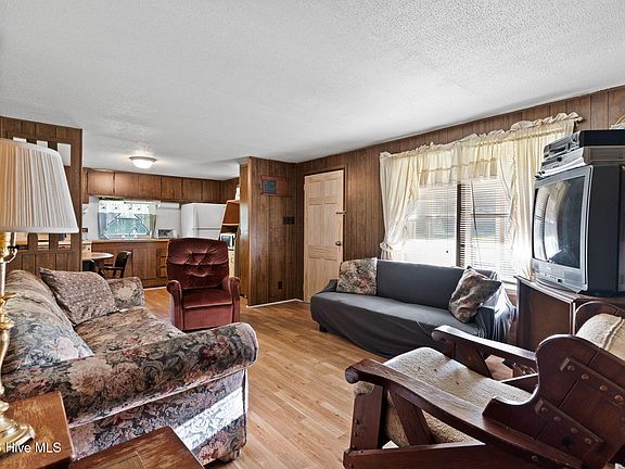 5th image of 676 Sea Wind Court SW
