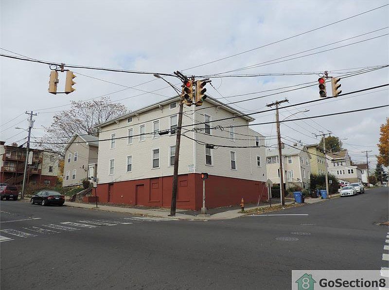 1st image of 86 North St #1