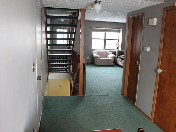 4th image of 8178 Newark Ave
