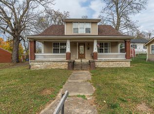 534 W 8th St, Paris, KY 40361