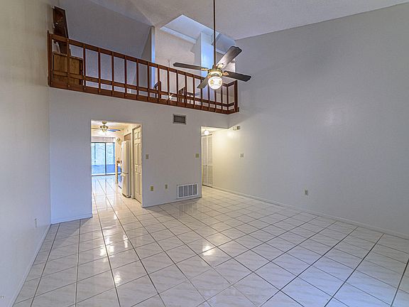 3rd image of 467 Valerie Dr