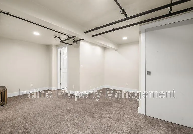174 W Utah Ave — Photo 7