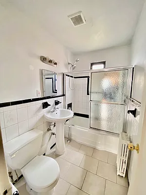 Rented by Zikos Realty Services | media 11