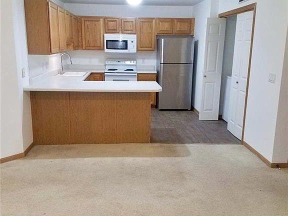 4th image of 10121 Sutton Dr Unit 8